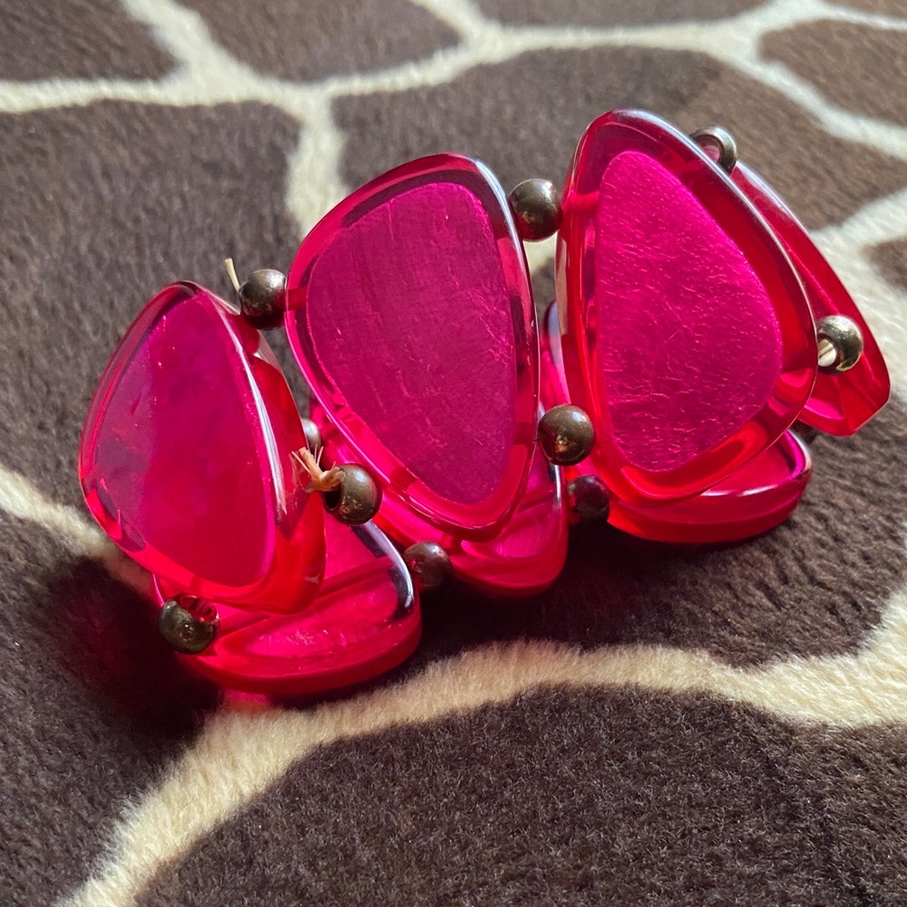 Vintage Vibrant Pink Resin and Bead Stretch Bracelet